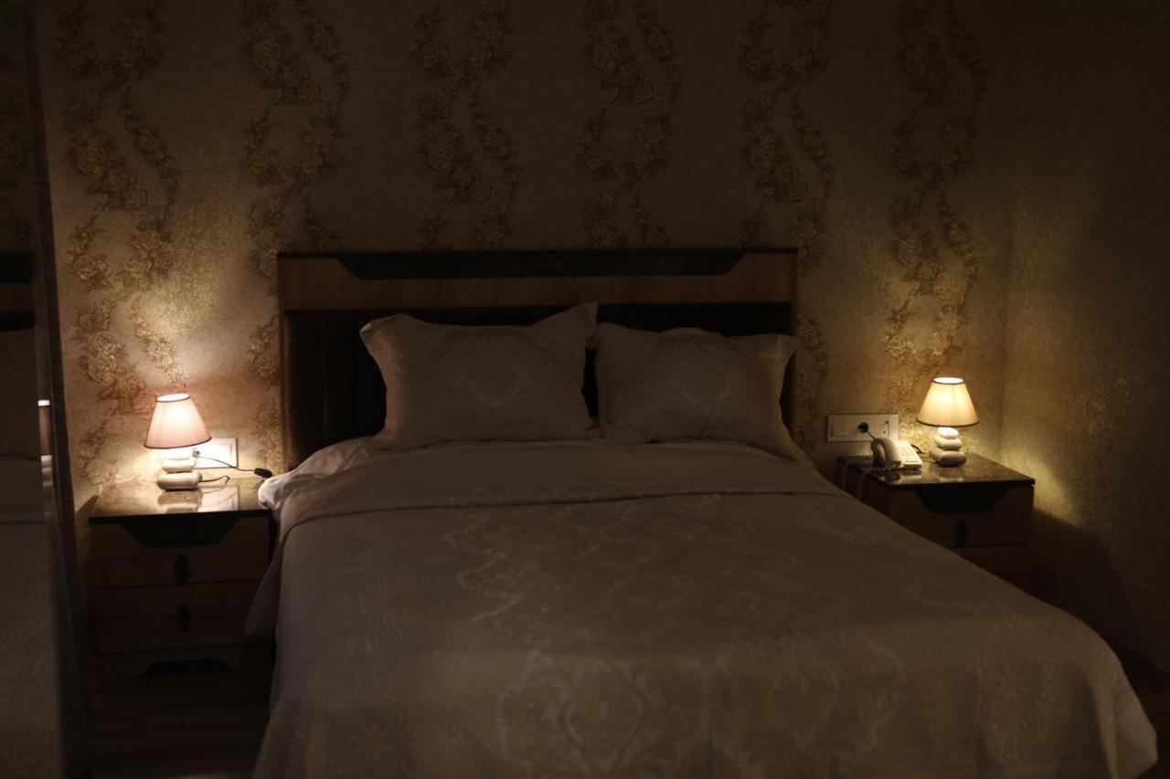 Midcity Hotel Baku Eksteriør billede